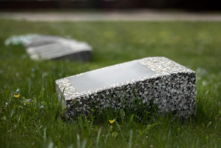 How to Clean a Granite Headstone- A Detailed Guide