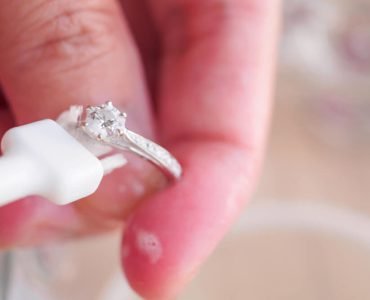 The Ultimate Guide on How to Clean Stainless Steel Jewelry
