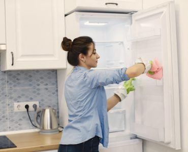 How to Clean Your Fridge Naturally